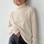 Светр з високою горловиною AW23300/23 ivory