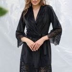 Велюровий халат з мереживом 2329 black